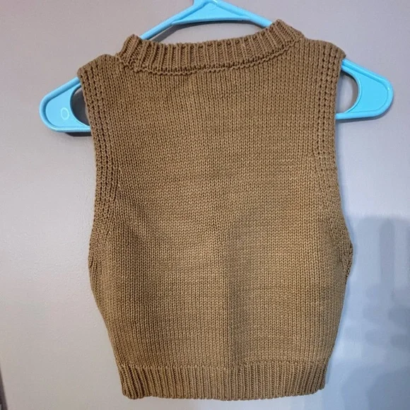 NWT Le Lis Collections women’s cropped sleeveless sweater Small - Picture 12 of 14